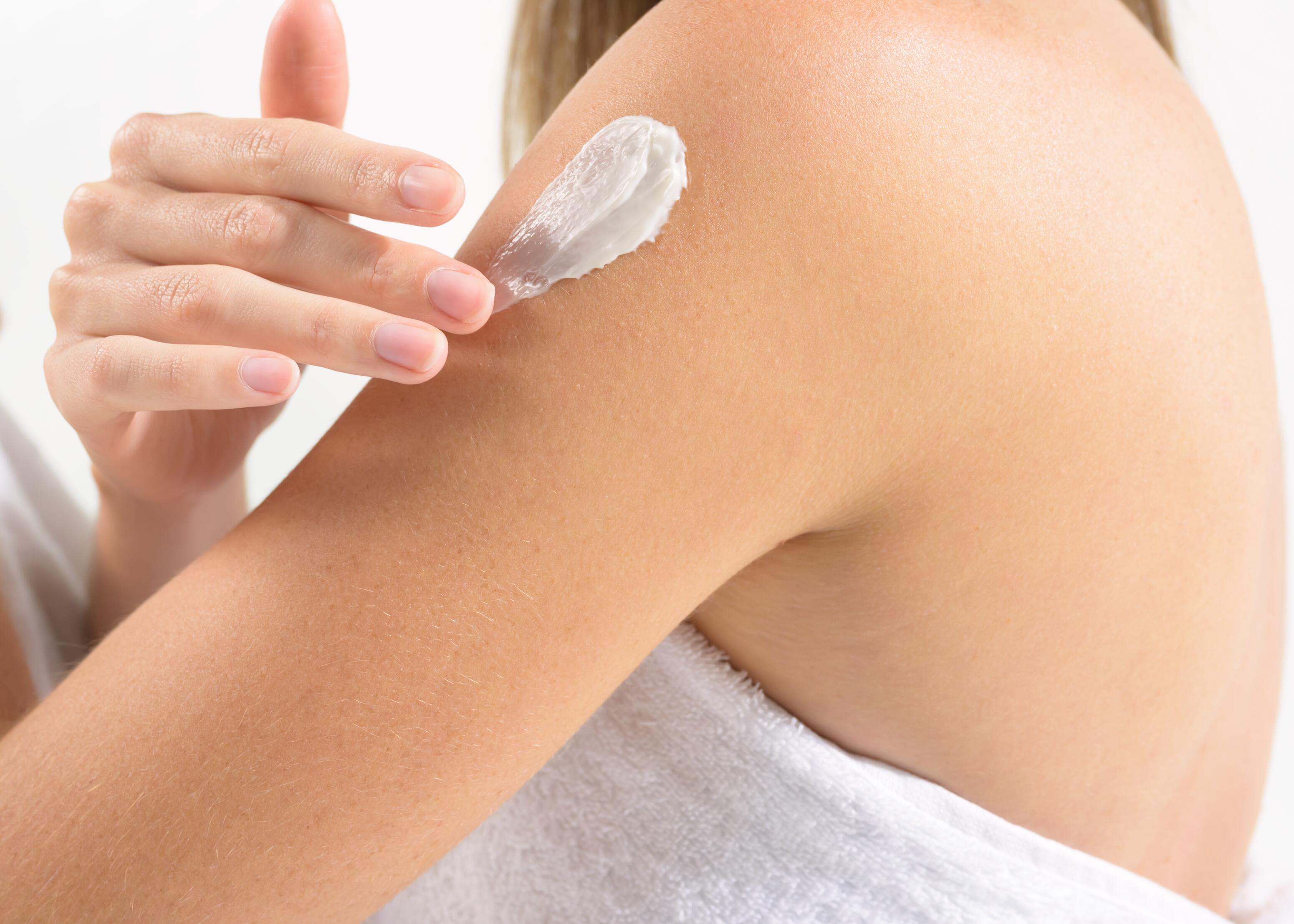 crema tratamiento manchas piel seca escamosa